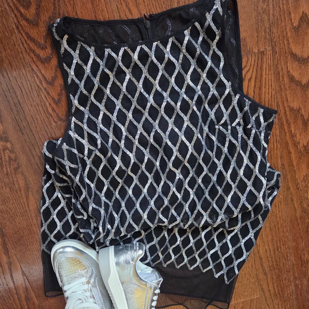 Sleeveless Shift Black and Silver, as new, US06